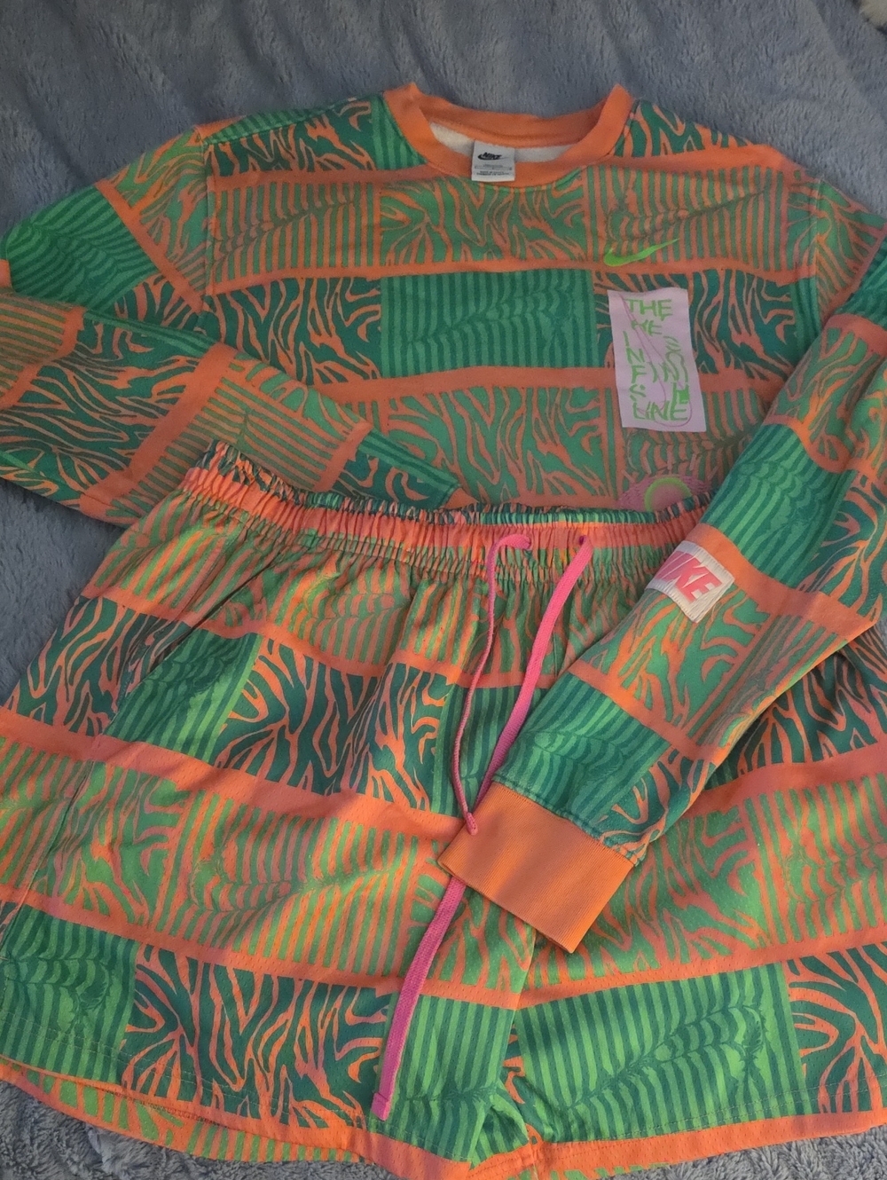 Nike Men Green & Orange Patterned Swim Rashguard Set